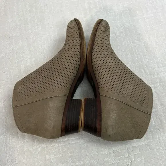 Lucky Brand Brielley taupe textured suede and leather ankle boots zipper 7 M - Picture 7 of 10